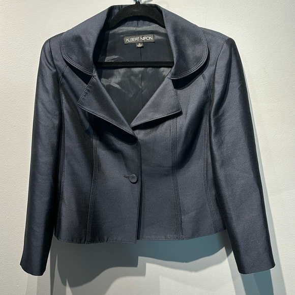 Albert Nipon Navy Wool Silk Blend  short Jacket/Blazer Sz 10 two button classic - Picture 1 of 10